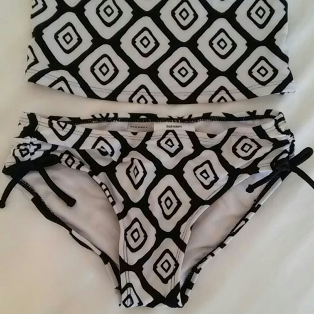 Swimsuit - Picture 2 of 7